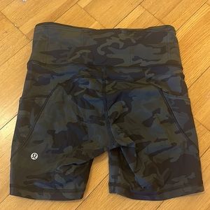 Green camo Lululemon 5 pocket shorts 5” inseam